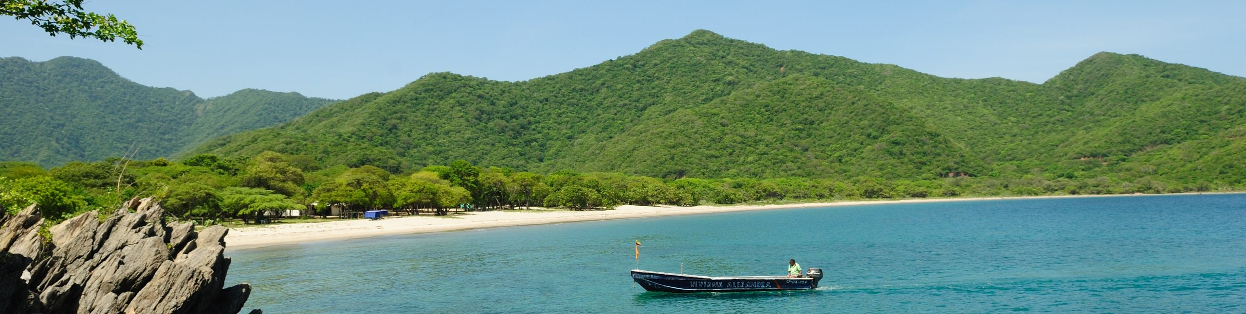 Personalize your travel experience with a private boat tour in Colombia, designed by KonTour Travel around your interests and wishes.