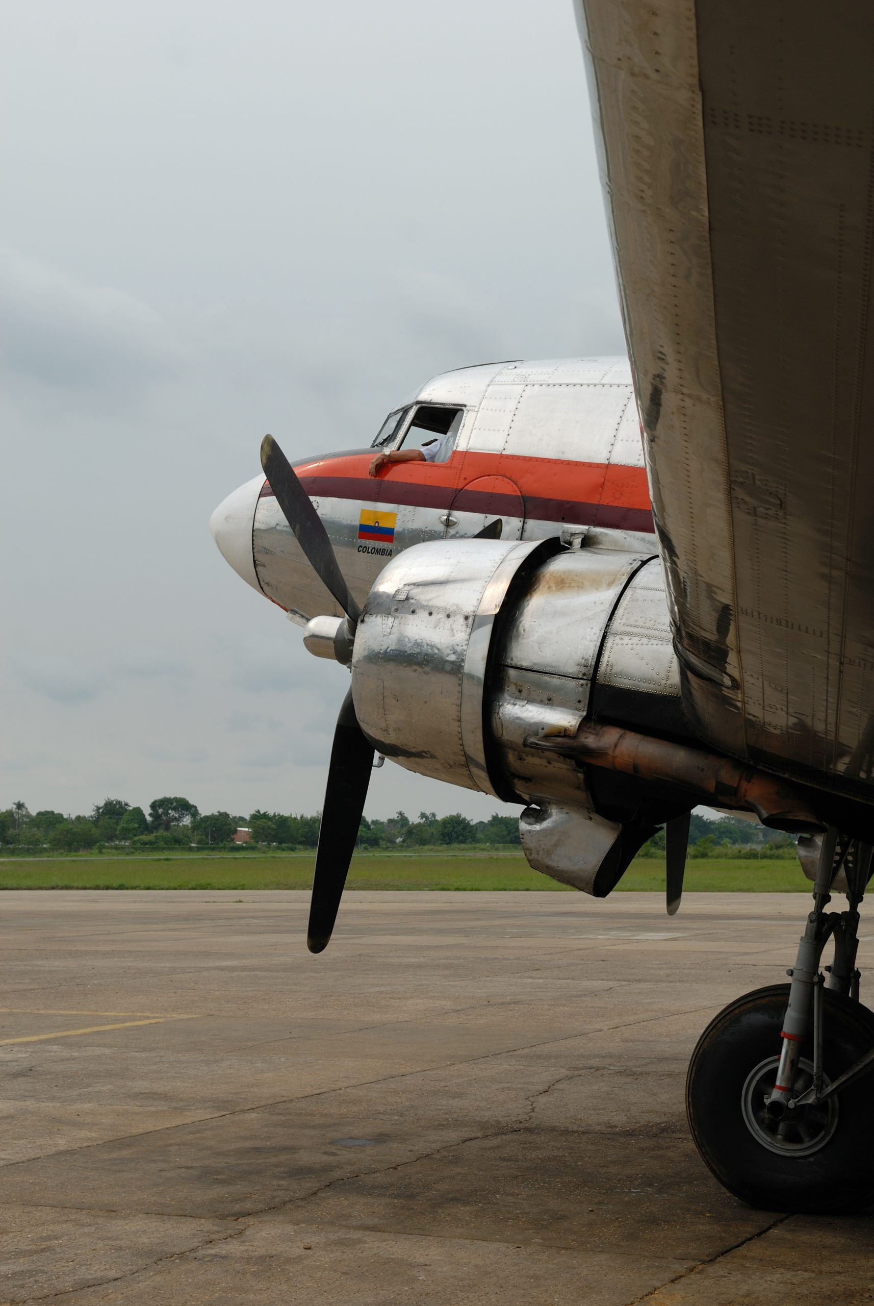 Vintage Douglas DC-3 flights in Colombia